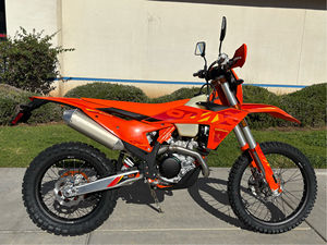 KTMs 500 EXC-F 510 cc Enduro Dual-Sport Moto Tout-Terrain 1  Neuf en stock à vendre - Product Image 2