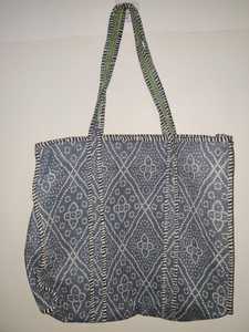 Sac à main pour femme, grand, à imprimé floral ethnique, à bandoulière, avec fermeture éclair, style tendance, sac fourre-tout en coton matelassé indien fait à la main - Product Image 3