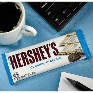 HERSHEY'S Cookies 'n' Creme Candy <b>Bars</b>, 1.55 oz (36 Count) - Product Image 3