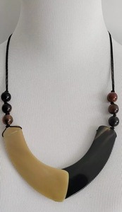 สร้อยคอฮอร์นธรรมชาติทำขึ้นเองในหลากหลายดีไซน์สำหรับร้านขายเครื่องประดับและสร้อยคอแตรออกแบบเครื่องประดับ - Product Image 5