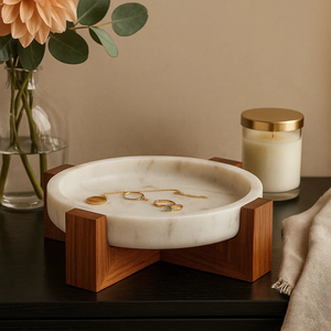Plateau à bijoux et bibelots en marbre blanc de luxe avec support en bois Organisateur de décoration d'intérieur élégant Bestseller et forte demande - Product Image 3