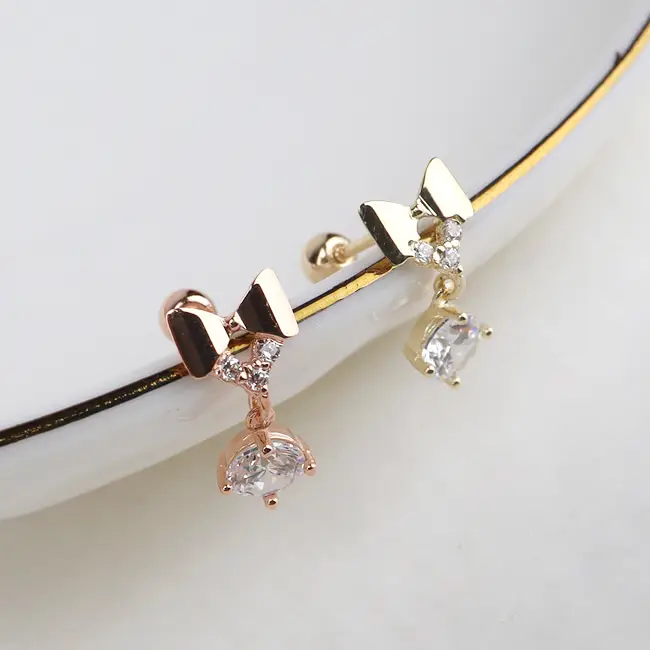 Piercing cúbico de fita de ouro 14K, estabelecendo-se como uma das principais marcas da indústria de joias Made In Korea