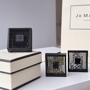 น้ำหอมปรับอากาศในรถยนต์ โจ มาโลน กลิ่นพีโอนีแอนด์บลัช ซูเอด รีฟิล น้ำหอมปรับอากาศในรถยนต์สุดหรู - Product Image 1