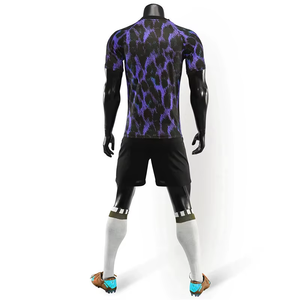 ชุดเสื้อฟุตบอลชาย แขนสั้น พิมพ์ลายแบบ Sublimation สีพื้น โพลีเอสเตอร์ 100% รับสกรีนชื่อทีม ระบายอากาศได้ดี มีไซส์พลัส - Product Image 3