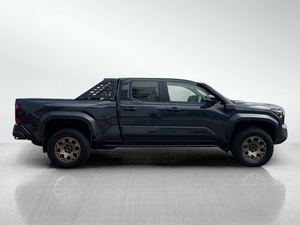 2024 Toyota Tacoma HYBRID trailhunter HV 4WD คู่ Cab - Product Image 3