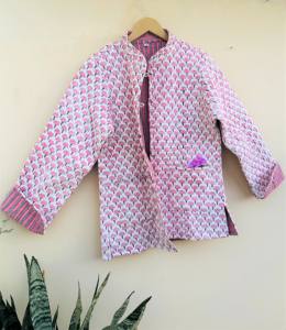 Chaquetas de invierno para mujer, abrigos hechos a mano acolchados de algodón con botón más cerca, chaqueta Vintage Reversible, abrigos estampados con bloques de mano - Product Image 4