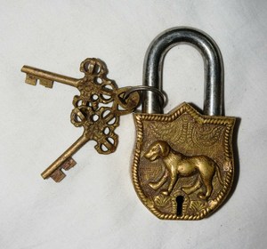 Latest Fully Functioning Casted Brass Heart Shape Lock <b>Padlock</b> Quality Collection Model 5069 Elegant Design for Outdoor Decor - Product Image 6