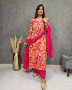 Venta al por mayor de suministro de fábrica Alia Cut Anarkali Kurtis Minimalista Kurti con cuello Comprar Kurtis Online India - Product Image 3