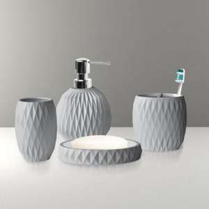 Ensemble de salle de bain unique en résine pour décor minimaliste avec finition givrée et accents argentés - Product Image 1