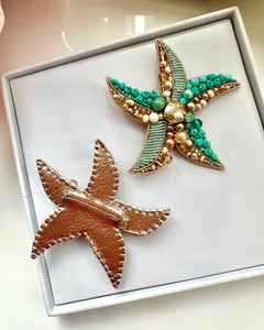 Broches perlées Broche design faite à la main. Accessoires de haute qualité. Broche design unique. Baby shower meilleur cadeau. - Product Image 1