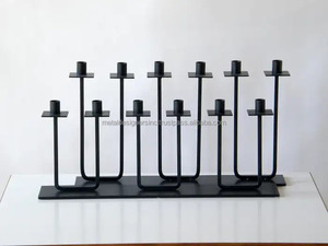 Ensemble de 2 bougeoirs décoratifs en fer forgé noir à 6 bras en métal forgé à la main pour la maison et les cadeaux de Noël - Product Image 3