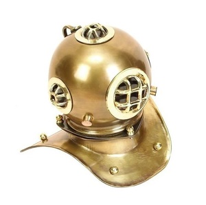 Mini casque de plongée en laiton vintage rond Style antique Casque technique découpé en cuivre de haute qualité avec base en bois. - Product Image 3