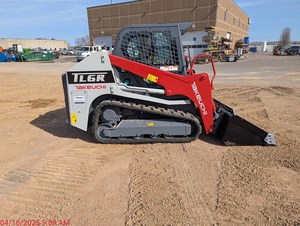 รถตักล้อยาง Takeuchi TL6R รถตักหน้าขุดดิน เครื่องยนต์ Kubota ปั๊ม PLC รับน้ำหนัก 2 ตัน บุ้งกี๋ 8 ตัน พร้อมลูกปืนและชุดเกียร์ - Product Image 4