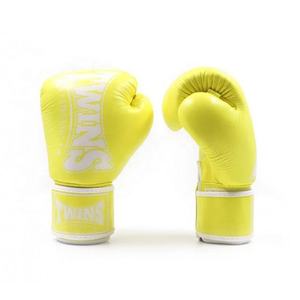 Gants de sparring professionnels Twins Muay Thay, vente chaude, fabrication de couleurs personnalisées avec du cuir de vache véritable, gants d'entraînement pour adultes - Product Image 2