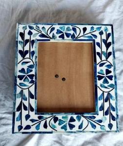 Cadre photo moderne fait à la main en incrustation d'os noir blanc personnalisable 5x7 8x10 tailles décor de table convivial sculpté à la main artisanat naturel - Product Image 1