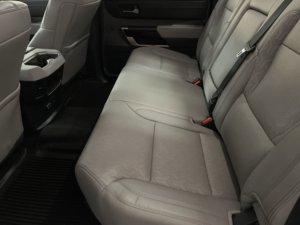 Toyota Tundra 4WD Limited Hybride d'occasion propre 2024 - Product Image 5