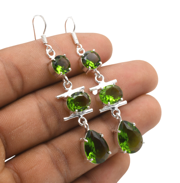 สีเขียว