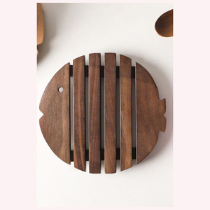 Elegante bandeja de servicio de madera hecha a mano y salvamanteles caja reutilizable con tapa para elegantes ajustes de hogar y cocina - Product Image 1