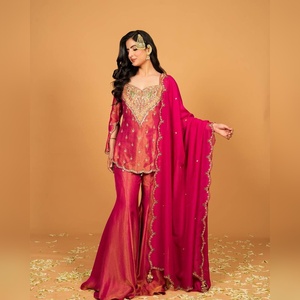 Salwar kameez en georgette de designer avec un haut et un pantalon plazzo ornés de broderies lourdes et un dupatta assorti pour les sorties décontractées, coupe moderne - Product Image 4