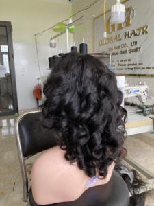 Pelo al por mayor 180% densidad virgen rizado 13x4 encaje frontal 100% Peluca de cabello humano sin cola pelo crudo brasileño rizado - Product Image 4