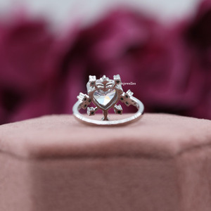 Anillo de compromiso de ajuste de racimo redondo de diamante cultivado en laboratorio con corte de corazón, lujoso anillo de compromiso de oro sólido de 10K para mujer - Product Image 4
