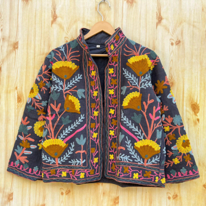 เสื้อแจ็คเก็ตฤดูหนาวลำลองสำหรับผู้หญิงอินเดีย สีน้ำเงินเข้ม ผ้าฝ้าย ปักลายซูซานีด้วยมือ ระบายอากาศได้ดี เป็นมิตรกับสิ่งแวดล้อม ตกแต่งด้วยกระดุม - Product Image 1