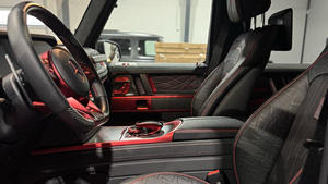 Limpio seminuevo 2025, dos, un G63, de dos, una. - Product Image 4