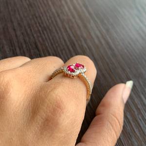 Bague en or pur 14 carats avec halo de rubis double cœur certifié IGI, bague de fiançailles romantique en diamant de laboratoire, bague de promesse pour elle - Product Image 2