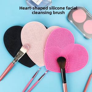 Nouvelle Tampon de Nettoyage en Silicone en Forme de Cœur pour Pinceaux de Maquillage, Éponges et Houppettes – Outil de Nettoyage Magique pour Stylos de Maquillage - Product Image 2