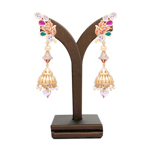 Meilleur vendeur de bijoux de fête de mode traditionnelle Boucles d'oreilles pendantes AD élégantes en plaqué or mat Matériau en laiton personnalisé à la mode fourni - Product Image 1