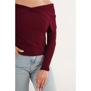 เสื้อสเวตเตอร์ถักคอวีสีแดงเบอร์กันดีสำหรับผู้หญิง ขายส่ง - Product Image 2