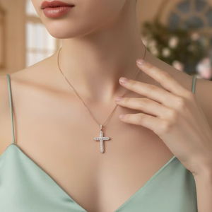 Pendentif croix délicat en or 14 carats et diamant naturel pour femme, or et diamant d'environ 0,52 carat - Product Image 5
