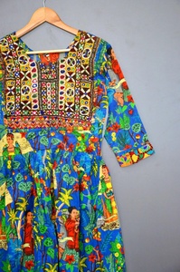 เดรสคลุมเข่าแขนยาวสำหรับผู้หญิงเสื้อชีฟองแขนยาวพิมพ์ลายดิจิทัลผ้าฝ้าย100% วินเทจสไตล์อินเดียสีม่วง - Product Image 5