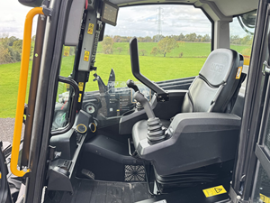 รถตักล้อยางขนาดเล็ก JCB 3TS-8T Teleskid ปี 2025 กำลัง 74 แรงม้า พร้อมบูมยืดไสลด์แบบ Telescopic สำหรับขาย - Product Image 6