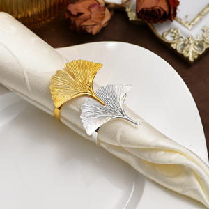 Les anneaux à serviettes en métal rehaussent l'harmonie globale de la décoration de table, la polyvalence permettant de s'adapter aux styles changeants. - Product Image 1