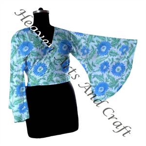 Top de tela de algodón étnico de último diseño para mujeres y niñas disponible en patrón de colores mezclados y manga de campana de tamaño libre informal - Product Image 2