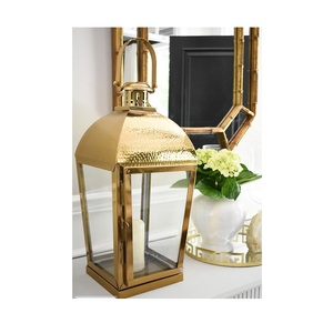 Lanterne à bougie en laiton à collectionner avec construction à la main et design ancien pour les amateurs de vintage et de cadeaux culturels - Product Image 6