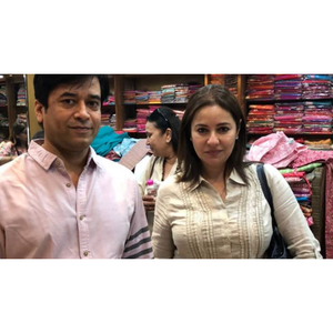 Traje Elegante de Tela con Bordado Festivo Sin Costuras para Mujer para Ocasiones Especiales - Product Image 4