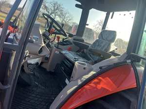 Tracteur M7060HDC 2024 : Puissance, Précision et Performance pour l'Agriculture Moderne - Product Image 4