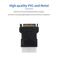 El conector del adaptador macho SATA de 15 pines a 4 pines IDE se aplica al conector para discos duros