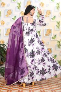 Costume Anarkali imprimé numérique en viscose pure avec style traditionnel Floral Dupatta pour la fête pour les adultes nouvelle robe anarkali - Product Image 2