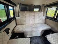 Camping-car de luxe Sprinter 2024 à vendre – VR diesel de luxe avec cuisine, salle de bain, lit et système solaire