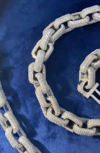 Colgante de cruz de hip hop helado de oro de 10k, cadena cubana con diamantes cultivados en laboratorio para declaración de moda de lujo unisex de la India - Product Image 5