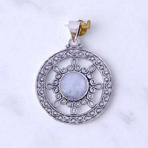 Joyería celestial de diseño elegante con colgantes finos de piedras preciosas de Plata de Ley 925 - Product Image 3