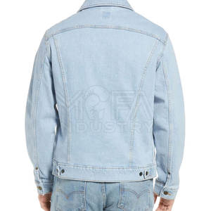 Veste en jean bleu classique pour homme Vêtements d'extérieur intemporels, durables et à la mode pour tenues décontractées et quotidiennes - Product Image 3