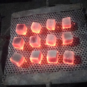 El carbón de cáscara de coco indonesio de primera calidad mejora estas briquetas de barbacoa de la marca de lujo de Indonesia - Product Image 1