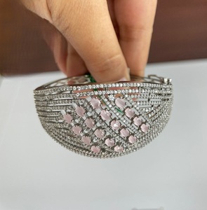 Pulsera de Plata Refinada con Acabado de Primera Calidad y Piedras de Circonita Cúbica, Ideal para Bodas, Compromisos y Fiestas, para Mujer - Product Image 2