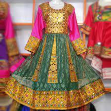 Robe de filles traditionnelles de haute qualité correspondant aux tenues Kuchi pour les familles vêtements de fête en soie utilisation quotidienne prix de gros attractifs - Product Image 6
