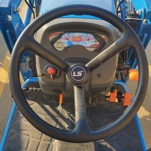Tractor Agrícola Compacto LS MT225E de 35 HP, 2WD, Motor Diésel, Bomba, Caja de Cambios, Alta Productividad, Equipo Agrícola - Product Image 5