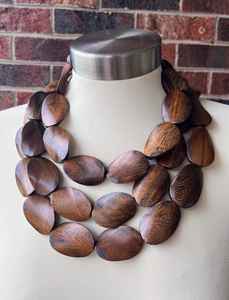 Collar llamativo de madera, collar con cuentas marrones, regalo para ella de Tradebit - Product Image 2